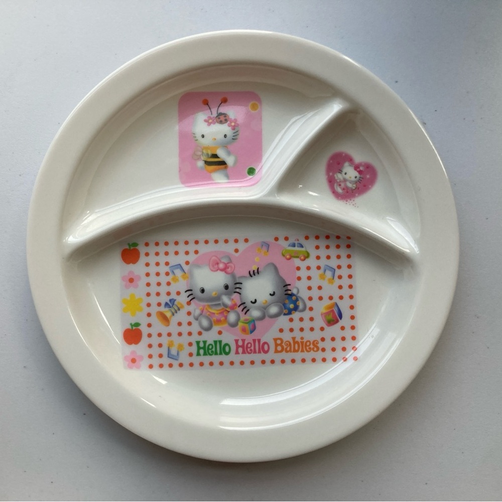 Hello Kitty Dishes - Picture 12 of 14